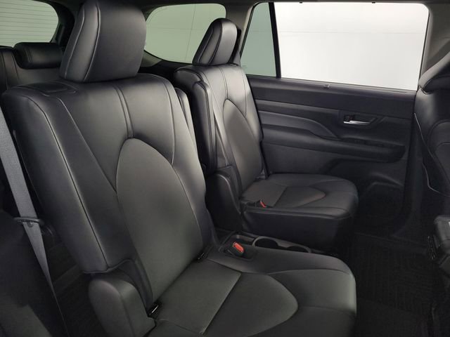 Used 2024 Toyota Grand Highlander XLE image 16