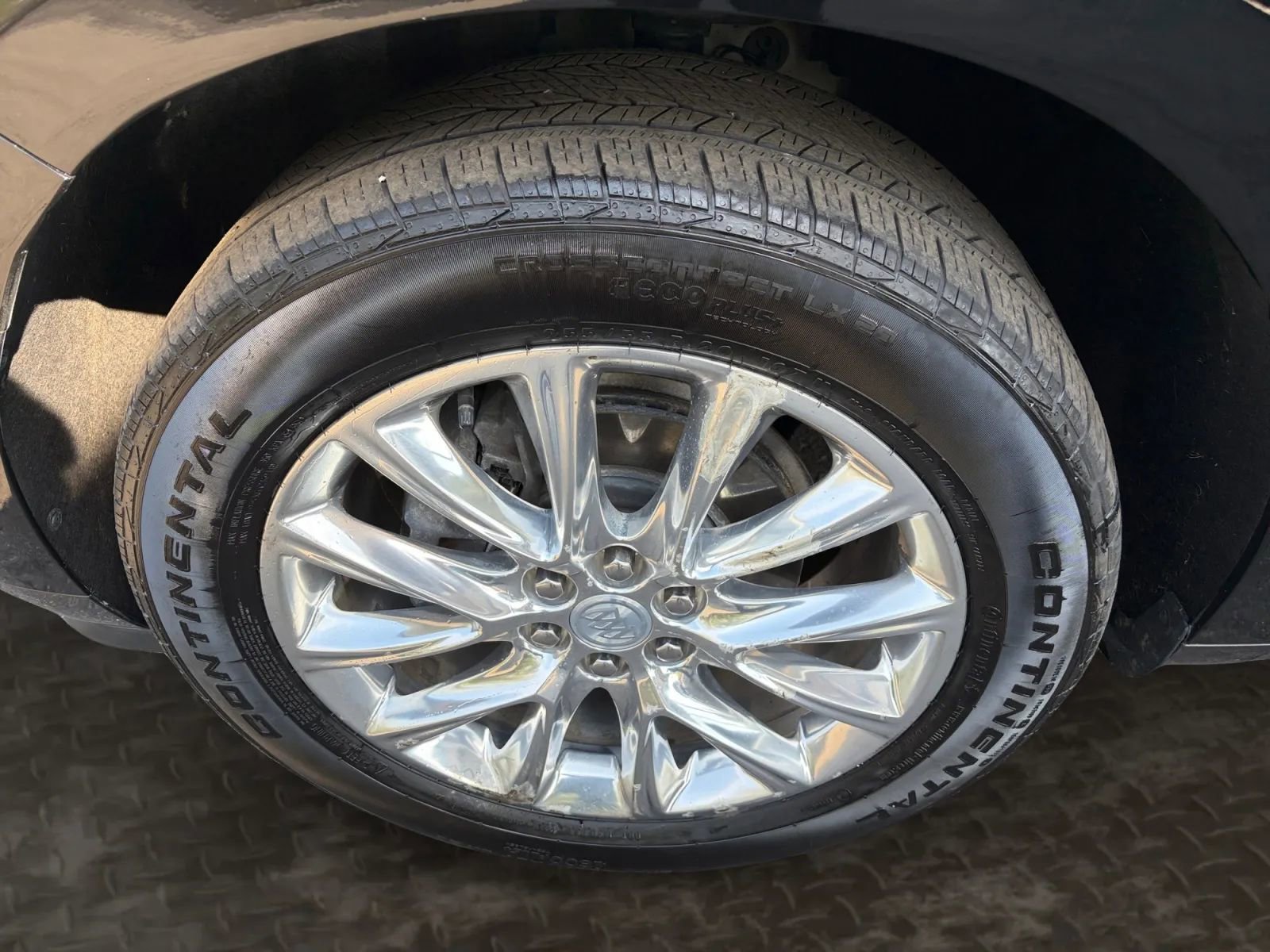 Used 2021 Buick Enclave Essence w/ Sound and Sites Package AWD/4WD image 38