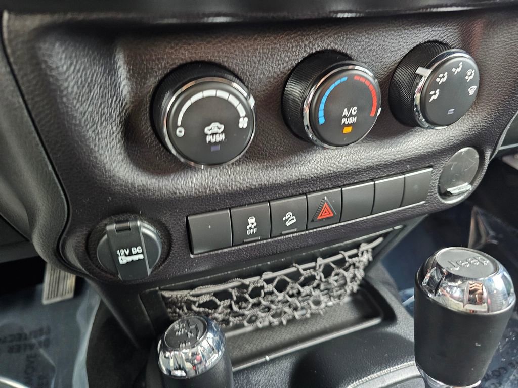 Used 2018 Jeep Wrangler Sport image 27