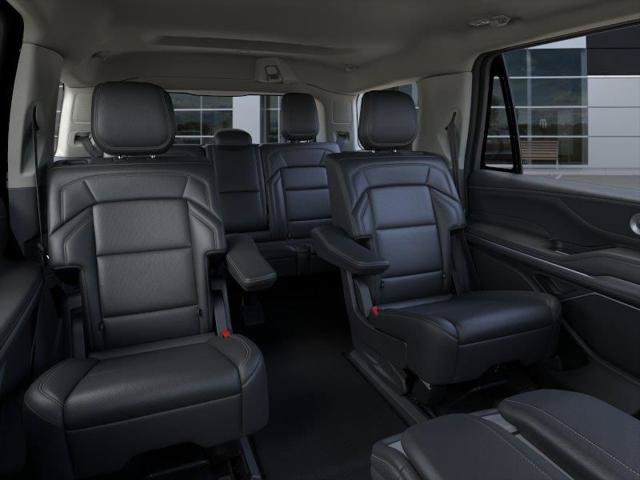 New 2026 Lincoln Navigator Premiere AWD/4WD image 11