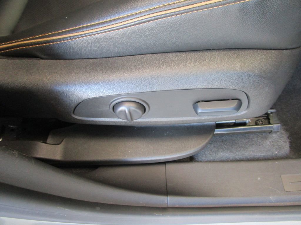 Used 2024 GMC Terrain AT4 image 27