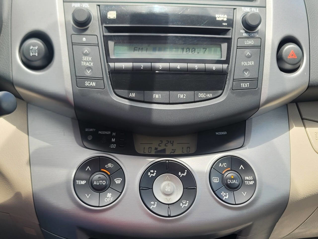 Used 2006 Toyota RAV4 Limited AWD/4WD image 15