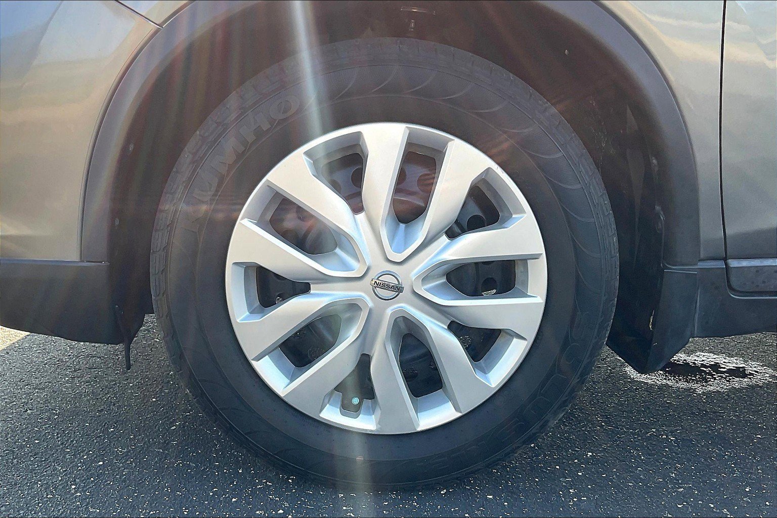 Used 2018 Nissan Rogue S image 9