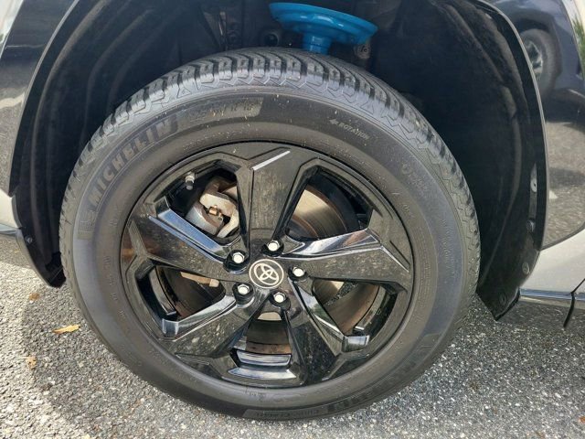 Used 2019 Toyota RAV4 XSE image 17