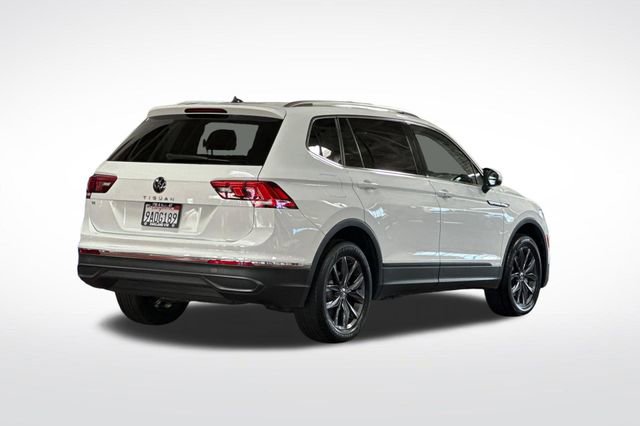 Certified 2022 Volkswagen Tiguan SE image 5