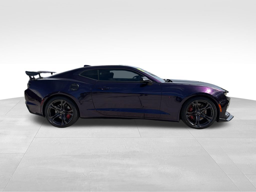 Used 2021 Chevrolet Camaro SS RWD image 9