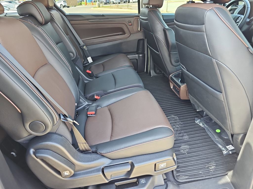 Used 2025 Honda Odyssey Elite image 12