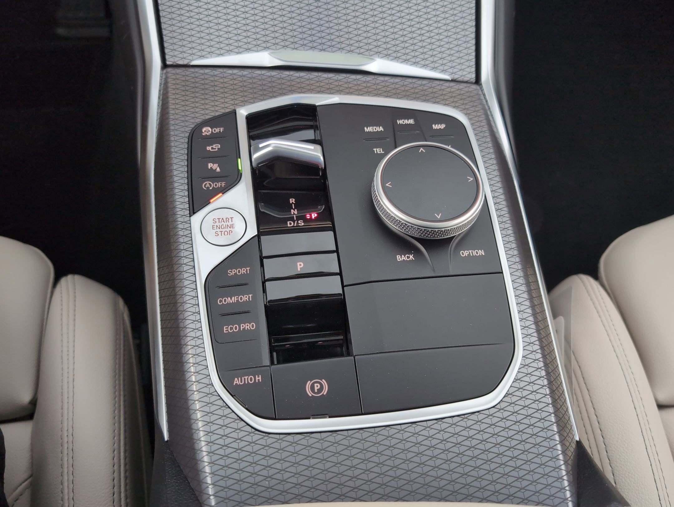 Used 2026 BMW 330i Sedan w/ Premium Package image 15