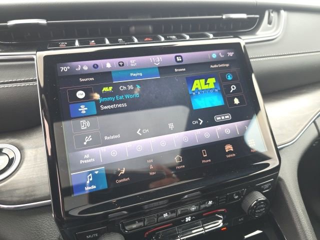 Used 2024 Jeep Grand Cherokee Overland w/ Adv Protech Group III image 27