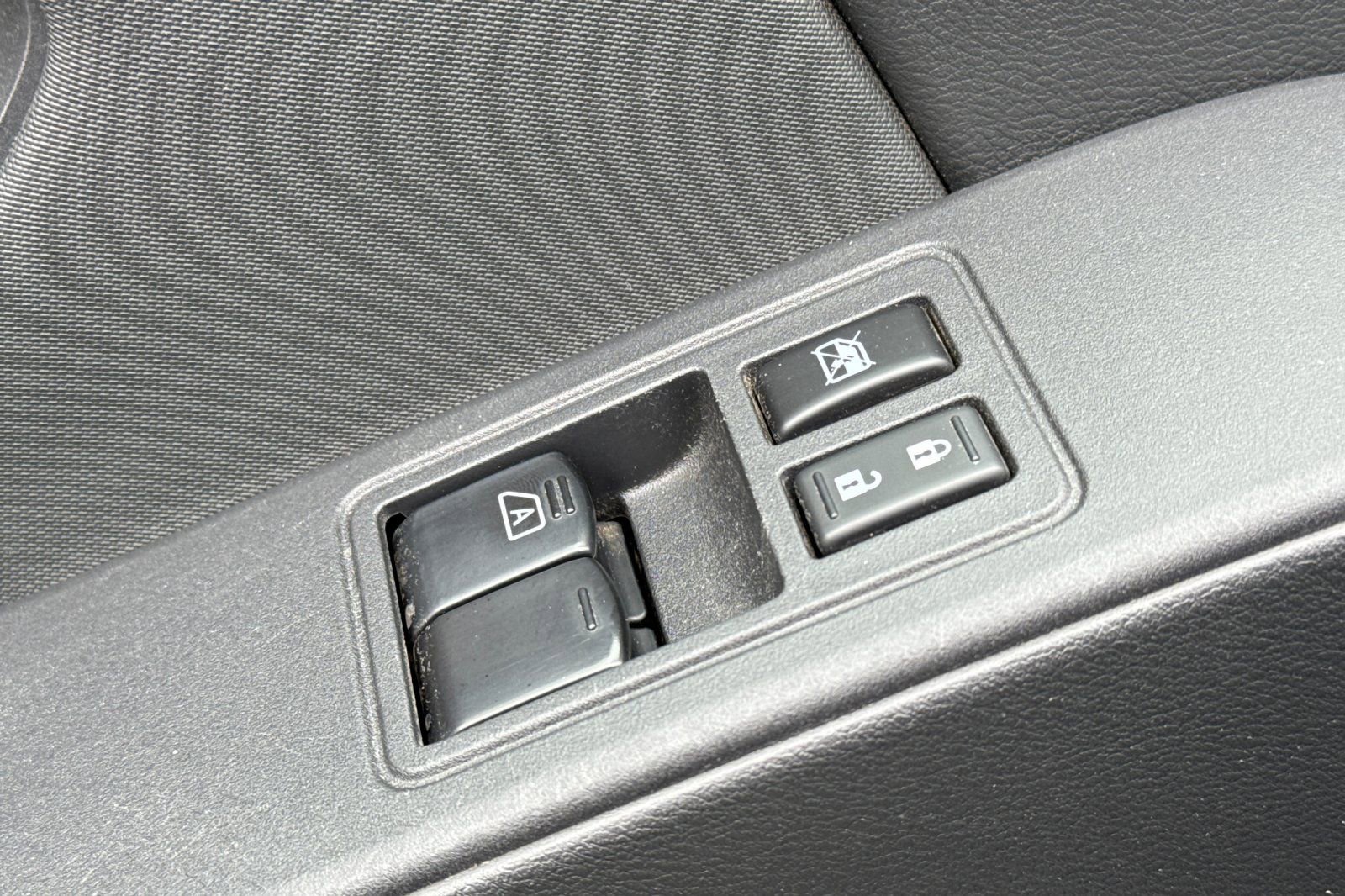 Used 2024 Nissan Frontier S w/ Tow Package image 11