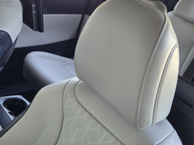 Used 2025 Kia Carnival SX FWD image 14