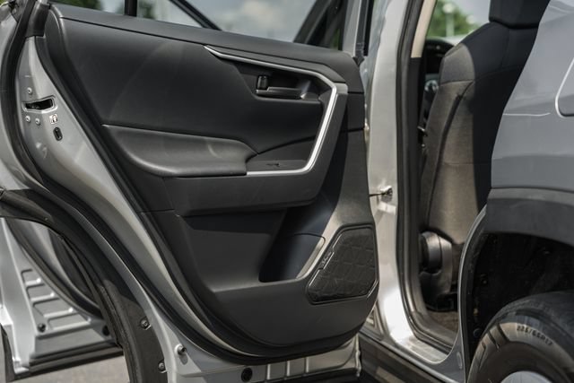 Used 2019 Toyota RAV4 LE w/ All Weather Liner Package AWD/4WD image 31