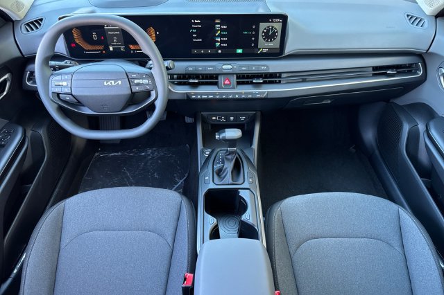 New 2026 Kia K4 FWD image 16