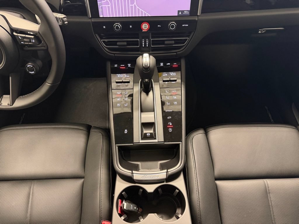 Certified 2026 Porsche Macan AWD/4WD image 14