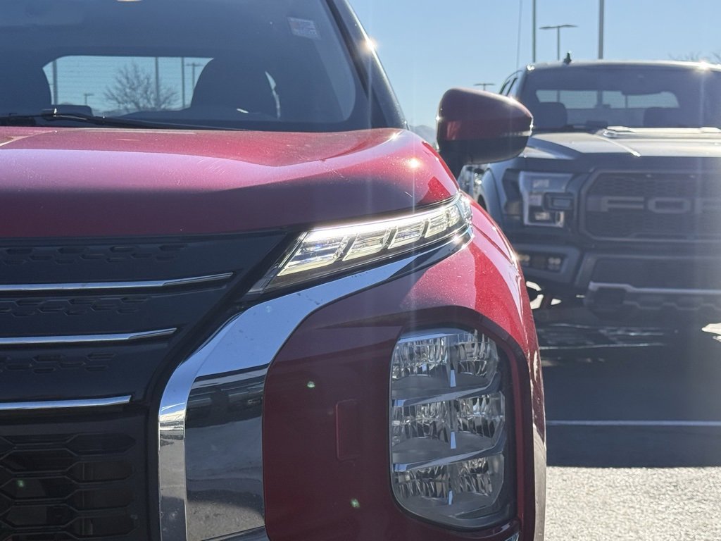 Used 2022 Mitsubishi Outlander ES image 29