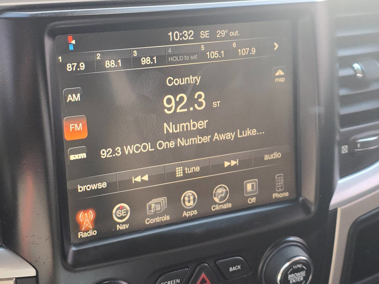 Used 2016 RAM 1500 Classic SLT w/ SLT Plus D￩cor Group image 19