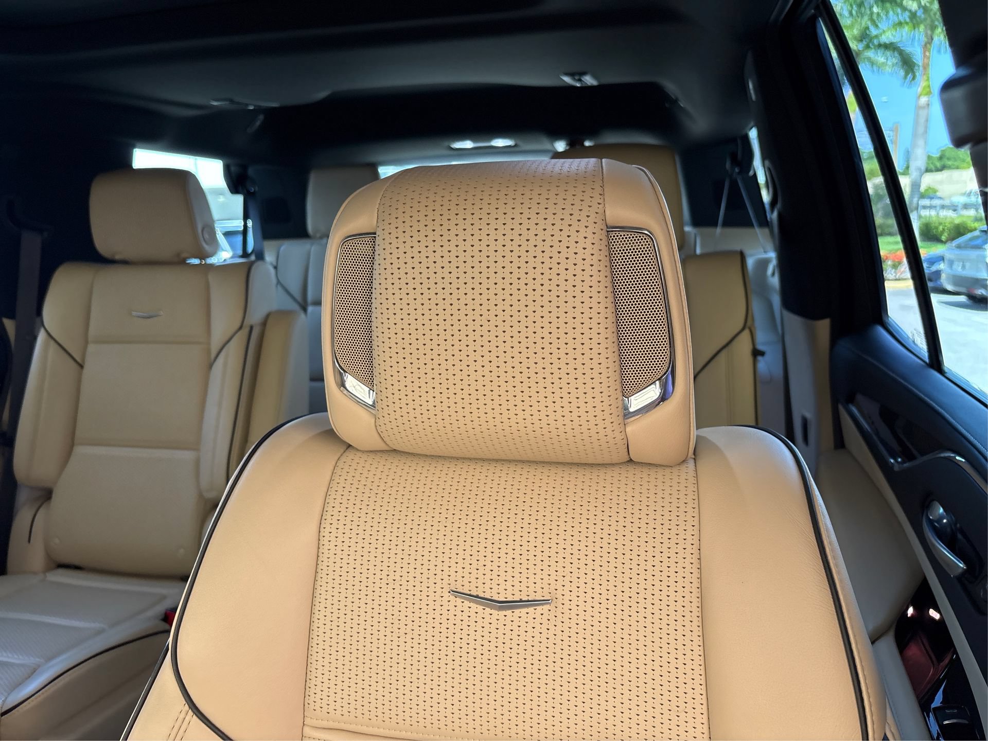 Certified 2024 Cadillac Escalade Premium Luxury AWD/4WD image 31