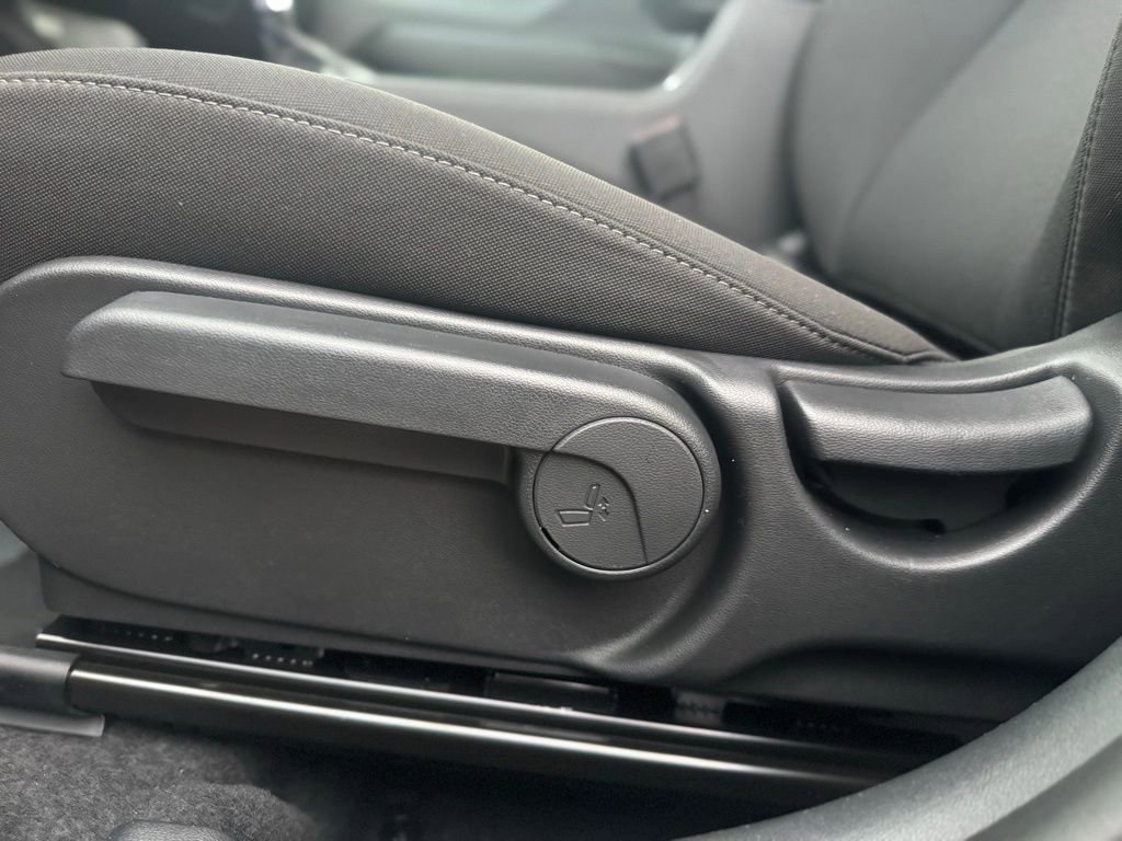 New 2026 Hyundai Kona SE image 12