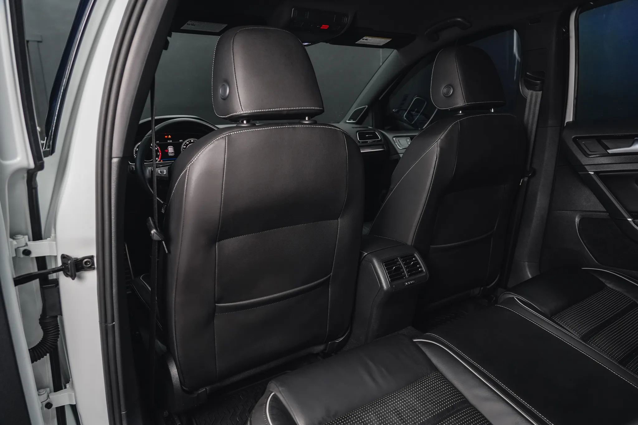 Used 2018 Volkswagen Golf R 4-Door image 43