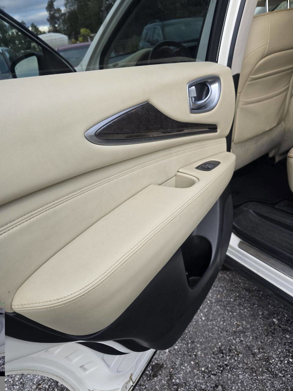 Used 2015 INFINITI QX60 AWD w/ Premium Plus Package image 22
