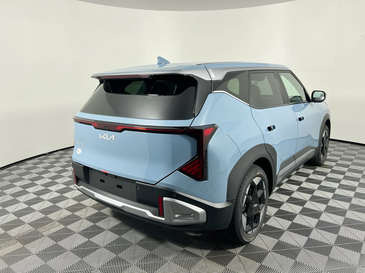 New 2027 Kia Seltos S FWD image 3
