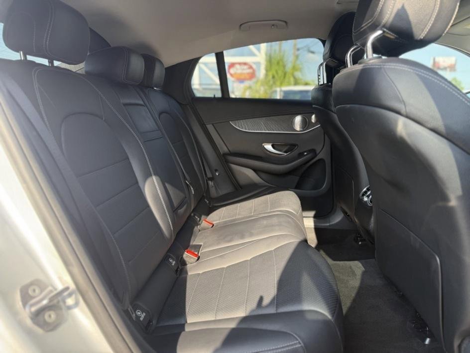 Used 2017 Mercedes-Benz GLC 300 4MATIC Coupe image 19