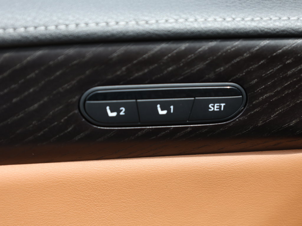 Certified 2023 INFINITI QX60 Sensory w/ Vision Package AWD/4WD image 15