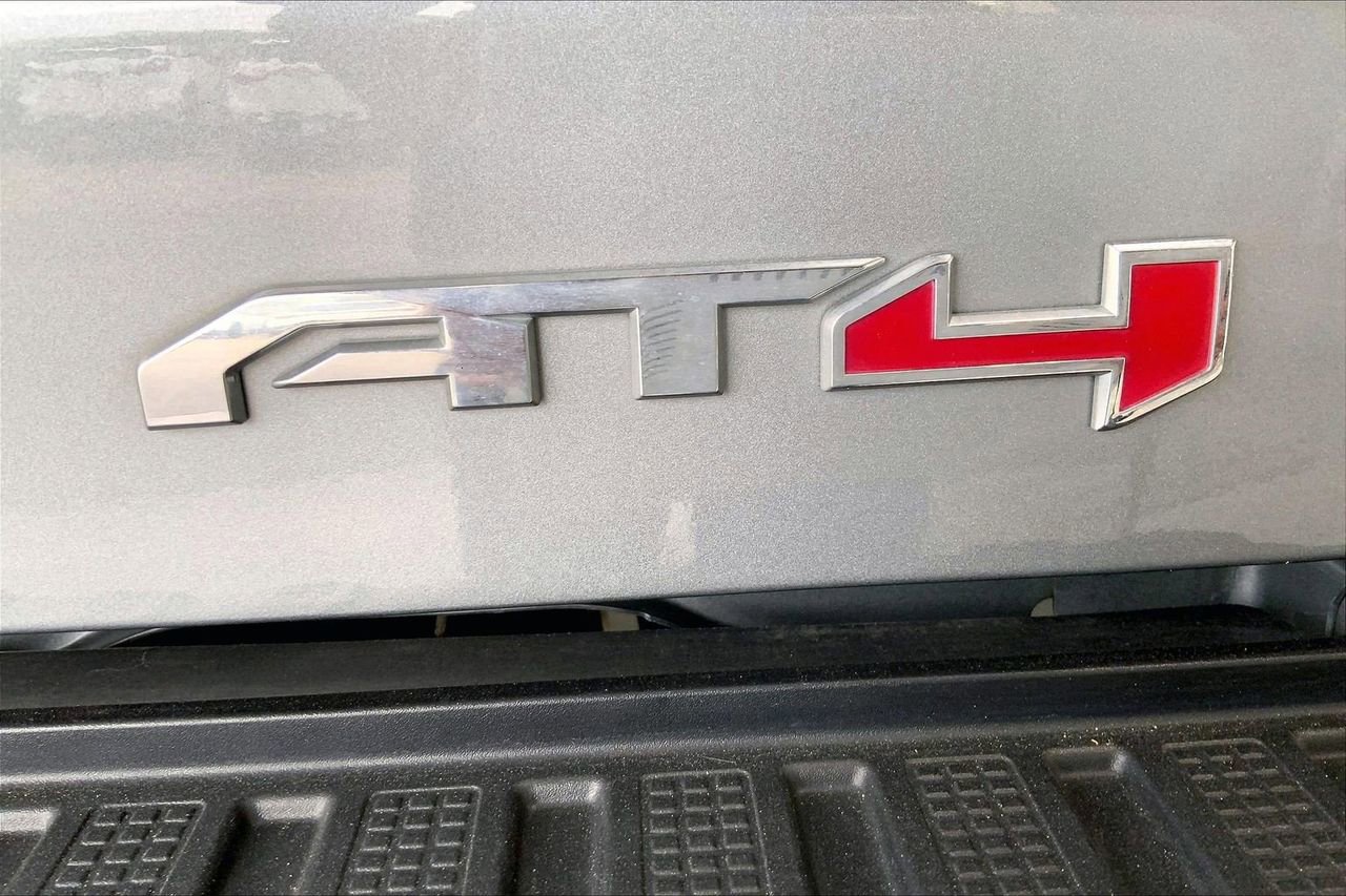 Used 2024 GMC Sierra 1500 AT4 w/ Technology Package image 31