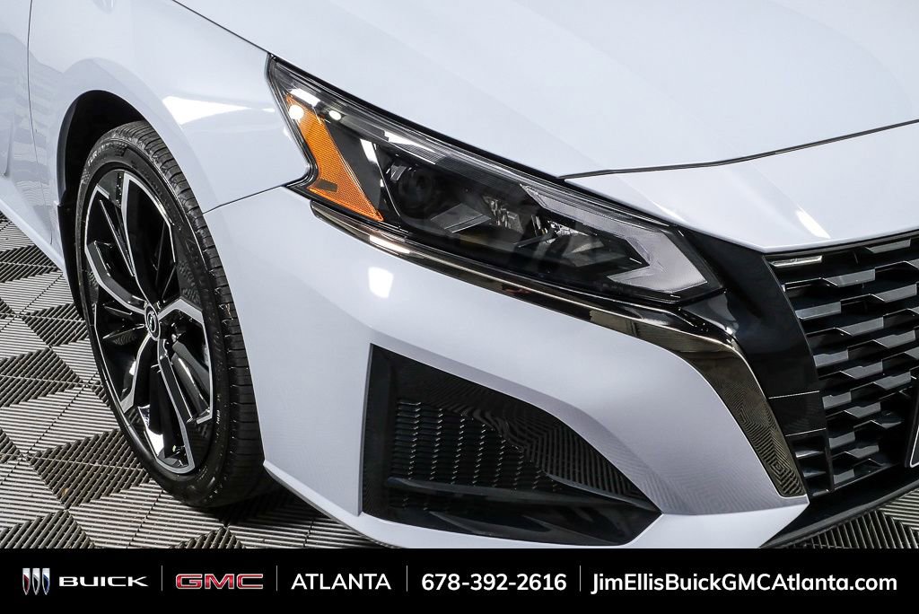 Used 2023 Nissan Altima 2.5 SR w/ SR Premium Package image 37