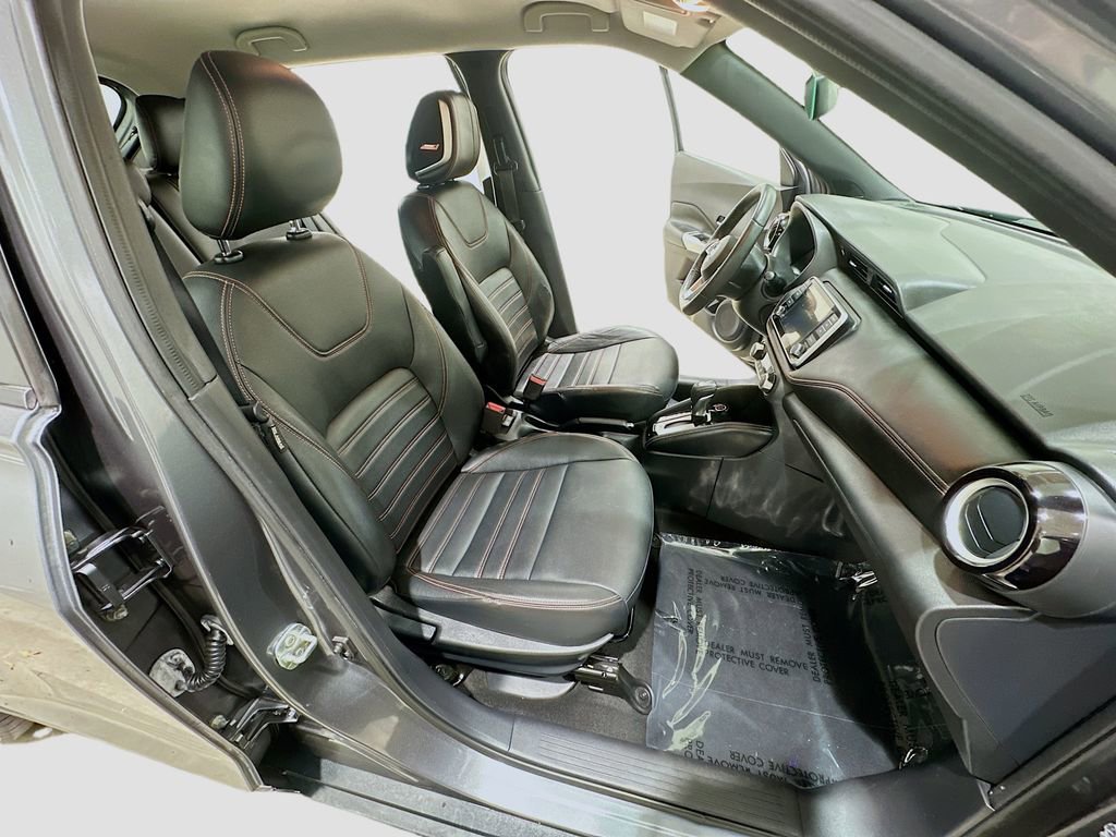 Used 2019 Nissan Kicks SR w/ SR Premium Package FWD image 27