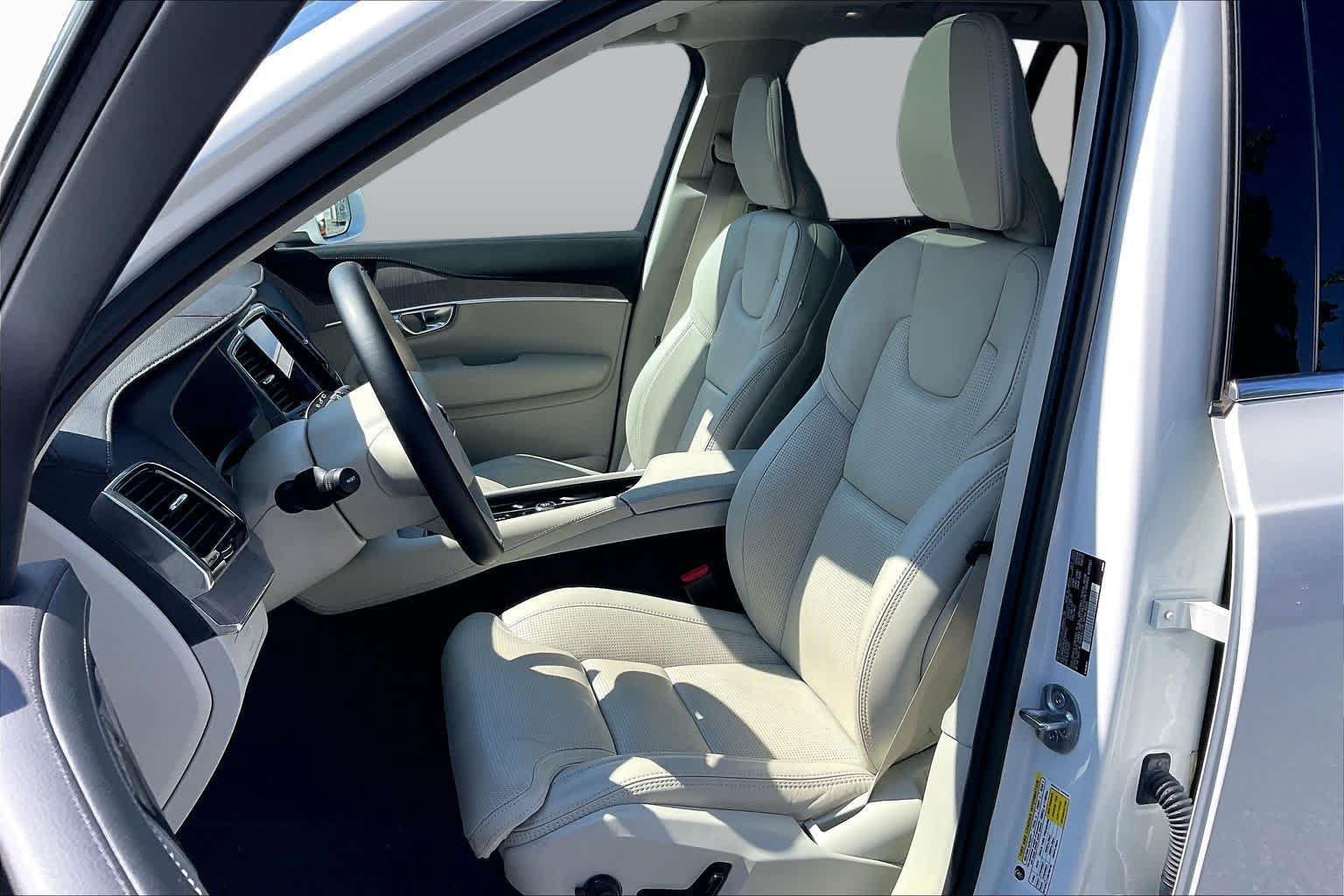 Used 2023 Volvo XC90 B6 Ultimate AWD/4WD image 7