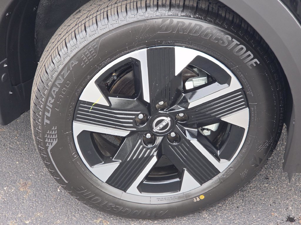 New 2026 Nissan Kicks SV w/ Cold Weather Package AWD/4WD image 17