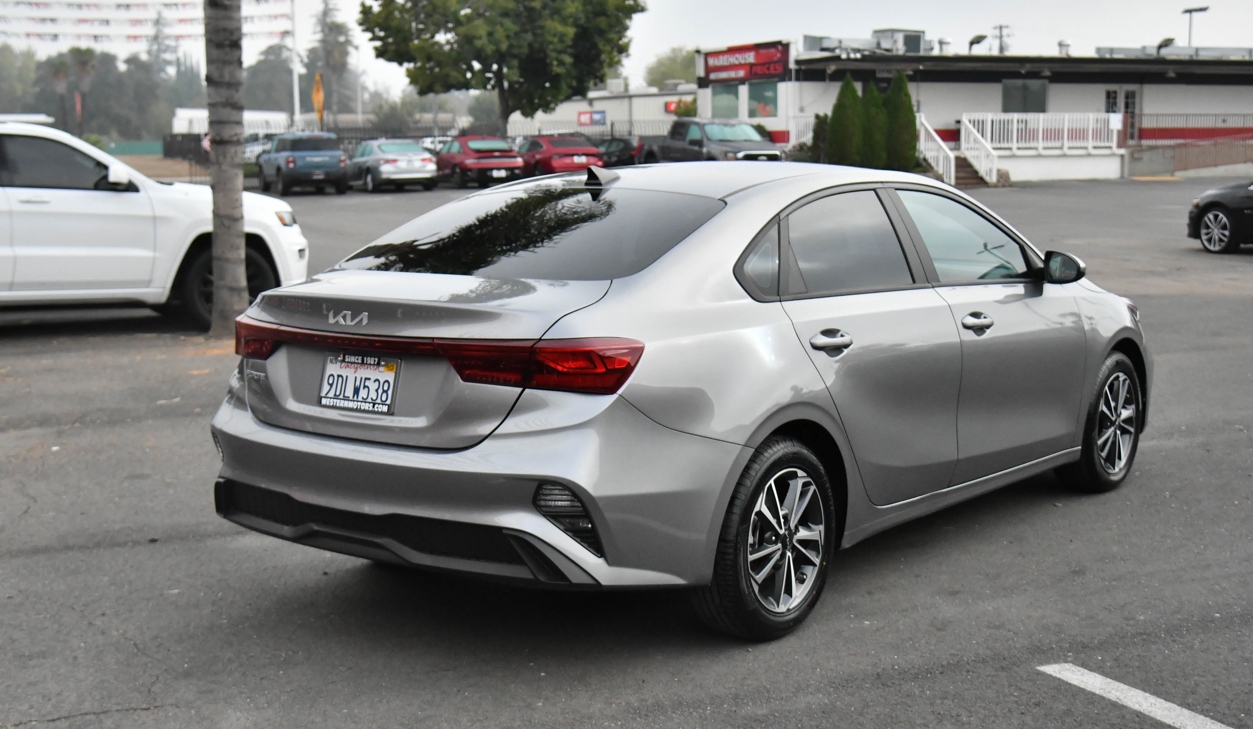 Used 2023 Kia Forte LXS image 8