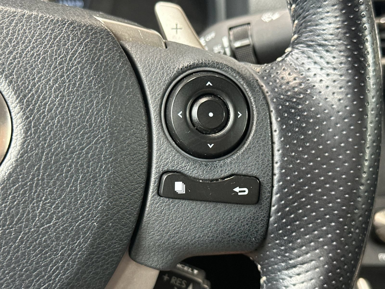 Used 2016 Lexus IS 200t w/ F Sport Package RWD image 25