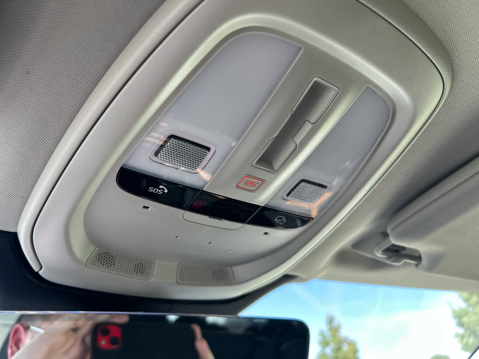 Used 2023 Volvo XC90 B6 Plus image 37