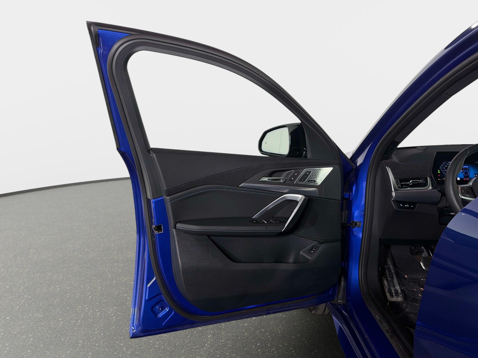 Used 2025 BMW X2 M35i AWD/4WD image 36