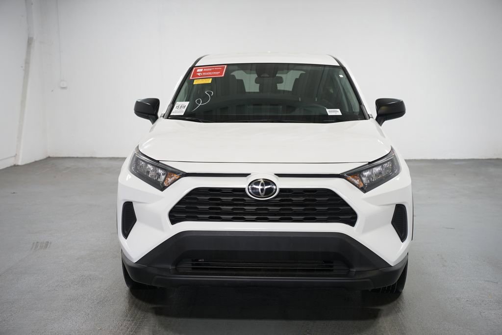 Used 2022 Toyota RAV4 LE video 2
