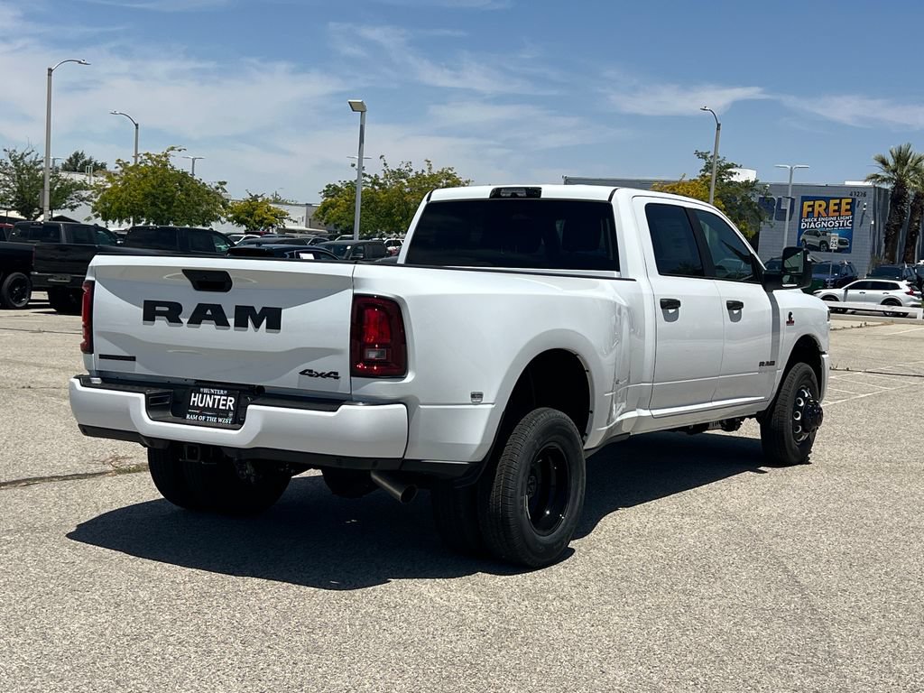 New 2026 RAM 3500 Big Horn AWD/4WD image 7