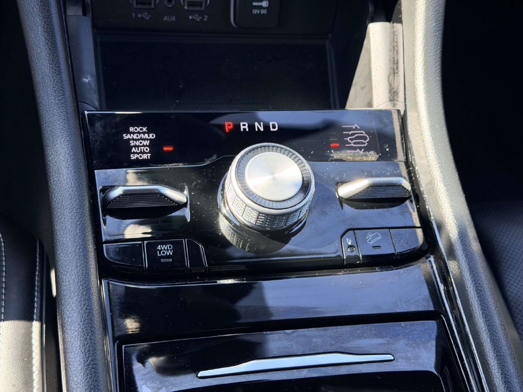 Certified 2023 Jeep Grand Cherokee Overland w/ Luxury Tech Group IV AWD/4WD image 21