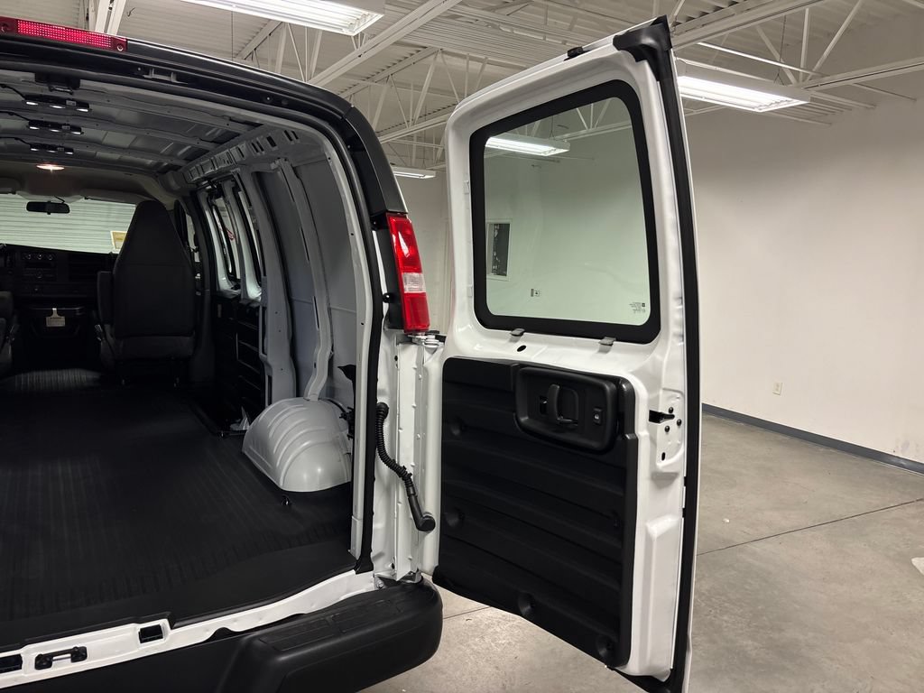New 2026 GMC Savana 2500 w/ Driver Convenience Package RWD image 16