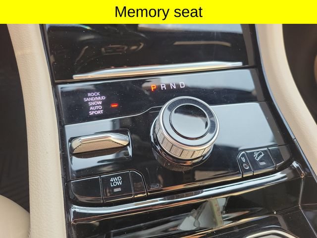 Used 2023 Jeep Grand Cherokee 4WD 4xe w/ Luxury Tech Group II image 18
