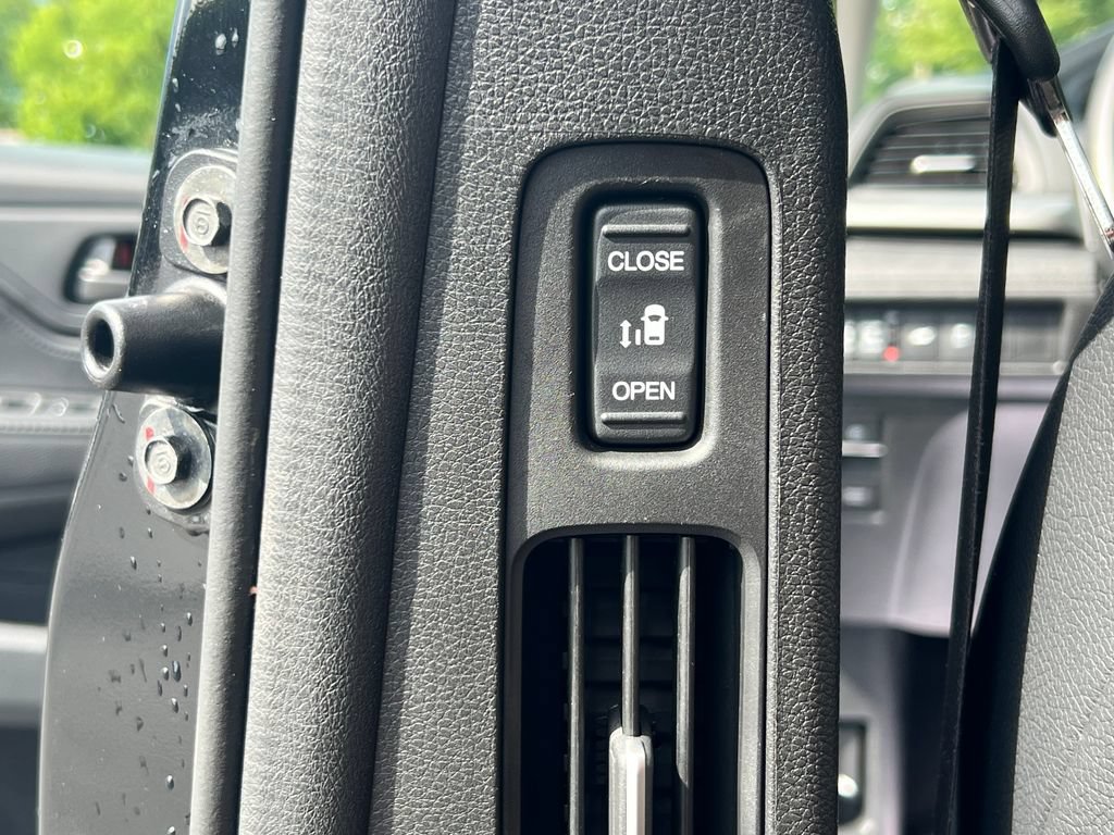 Used 2025 Honda Odyssey EX-L image 13