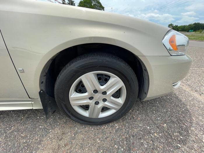 Used 2009 Chevrolet Impala LTZ FWD image 18