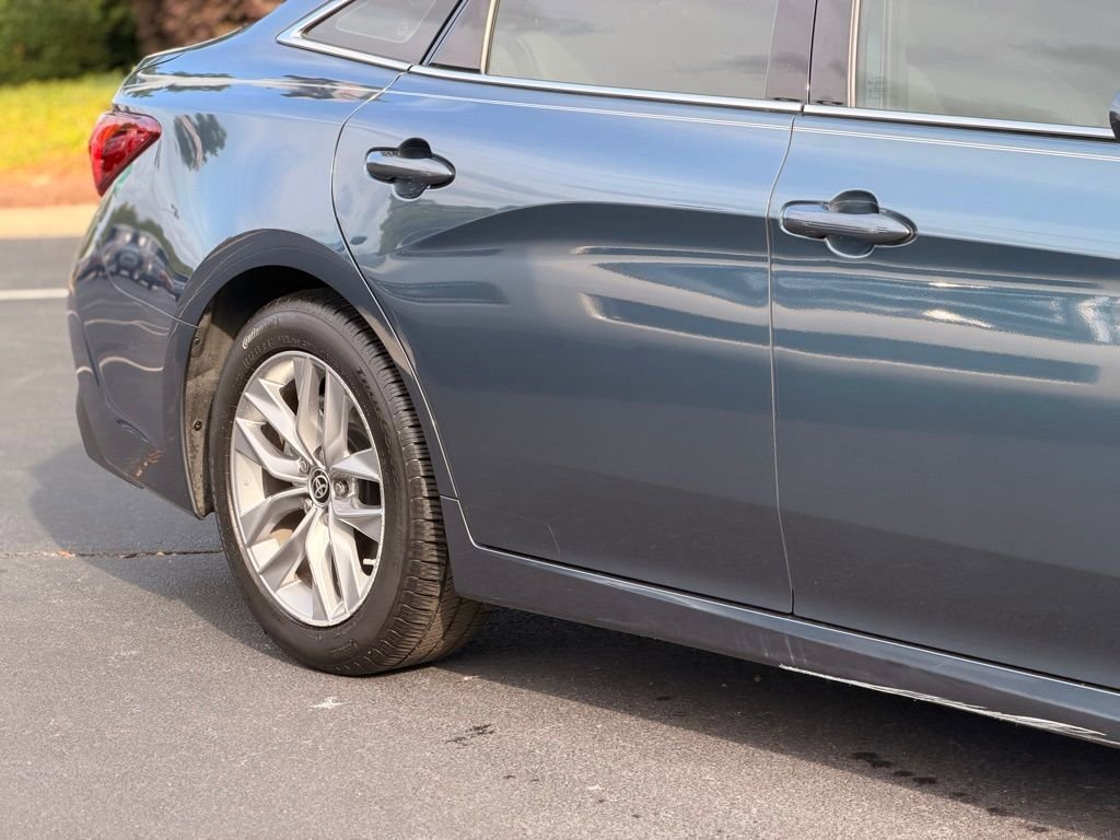Used 2021 Toyota Avalon XLE w/ Moonroof Package FWD image 7