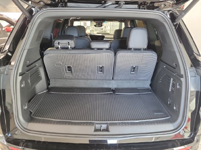 New 2026 Buick Enclave Avenir w/ Super Cruise Package FWD image 7