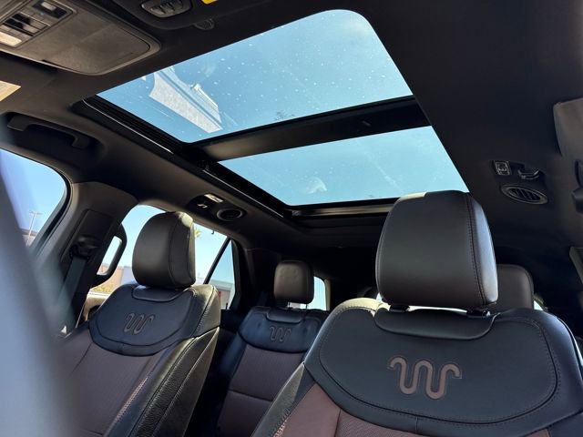 Used 2022 Ford Explorer King Ranch w/ Premium Technology Package image 18
