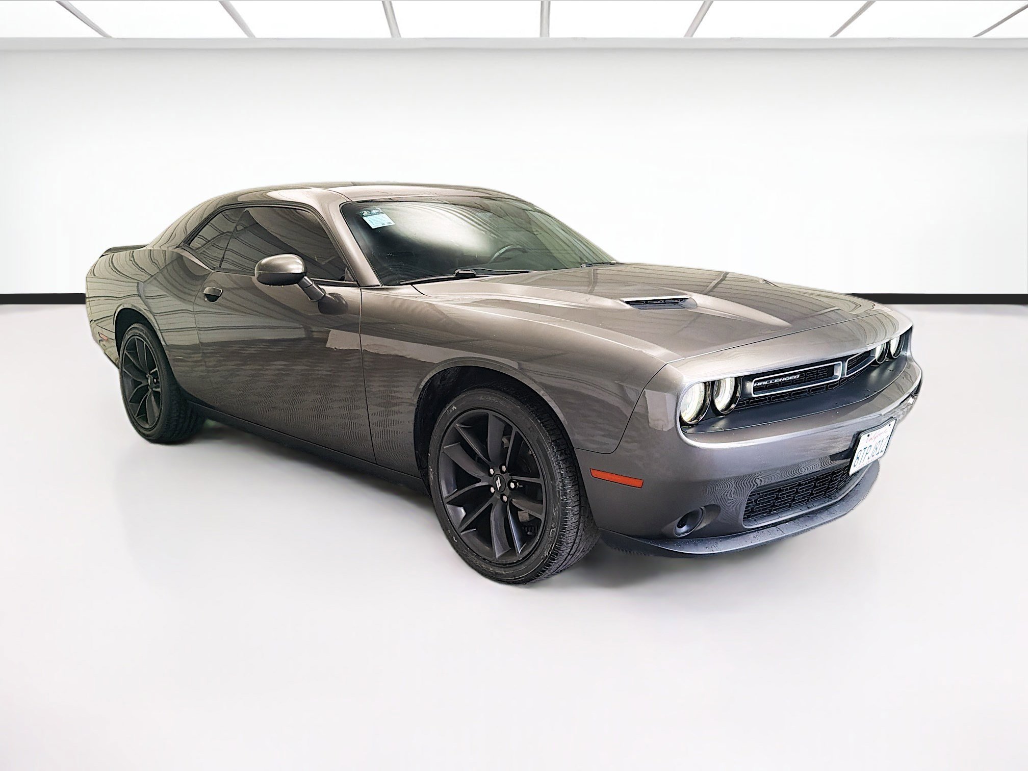 Used 2020 Dodge Challenger SXT RWD image 3