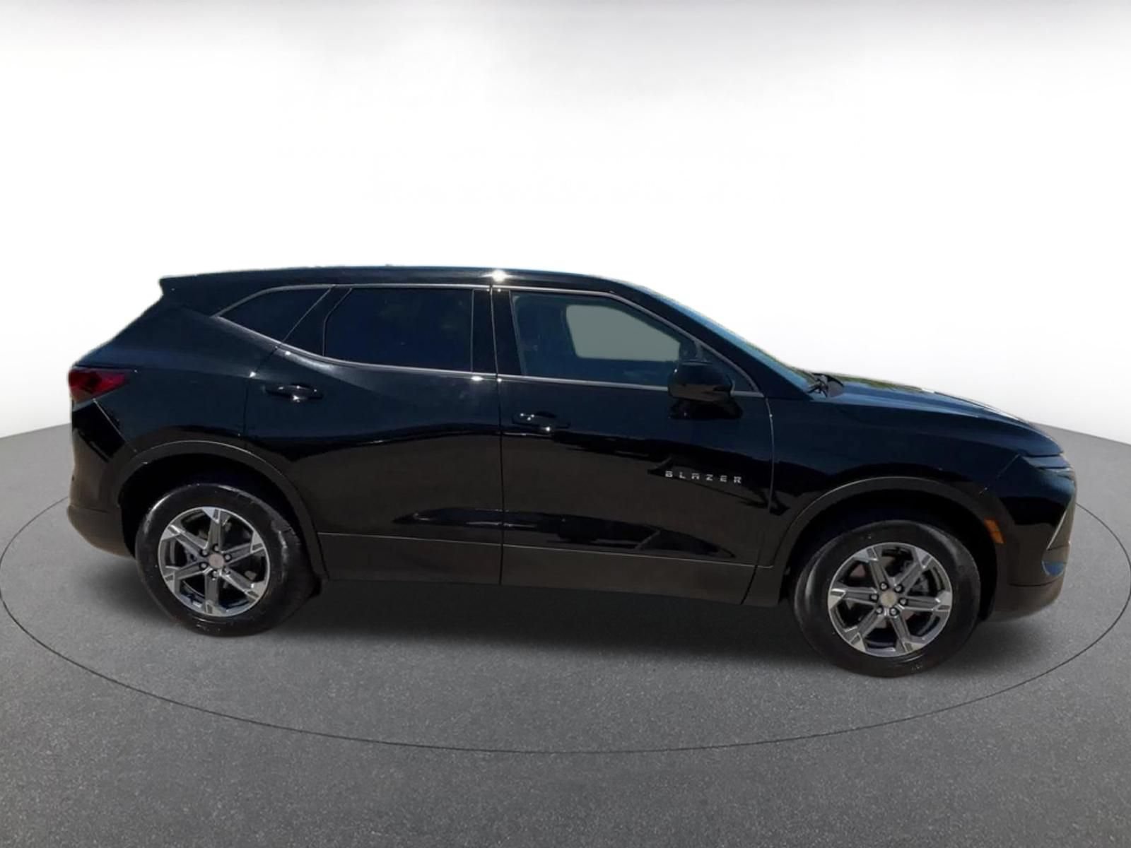 Used 2026 Chevrolet Blazer LT FWD image 16