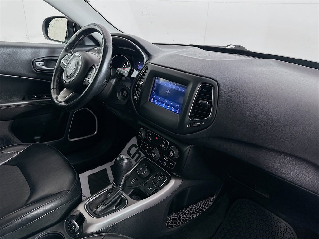 Used 2018 Jeep Compass Latitude w/ Popular Equipment Group image 29