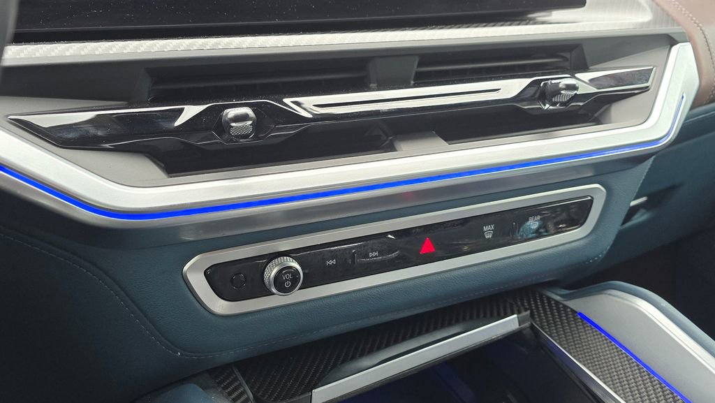 Used 2023 BMW XM AWD/4WD image 69